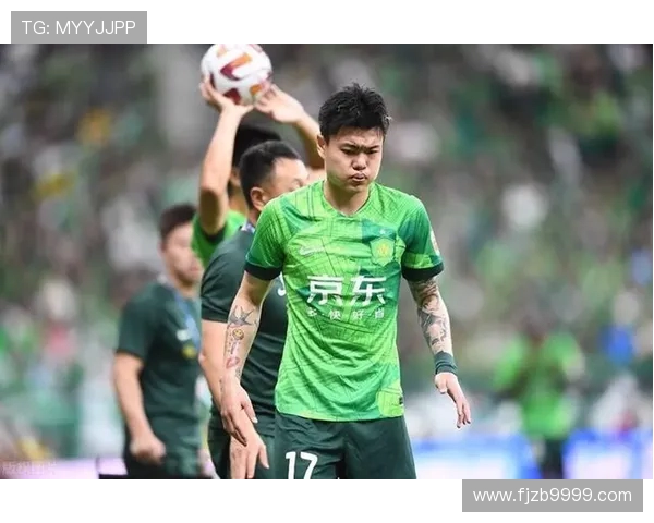 杨立瑜首发助力国安夺超级杯冠军分享奖牌照展现荣耀与成就